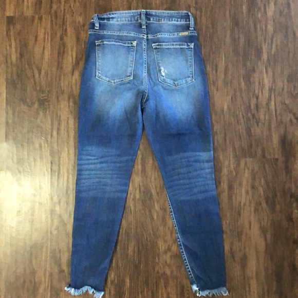 KanCan jeans. Super cute! Excellent condition - Picture 4 of 4